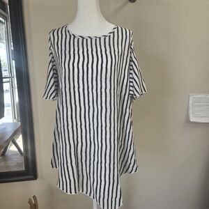 Black & White Vertical Stripe Short Sleeve Tunic